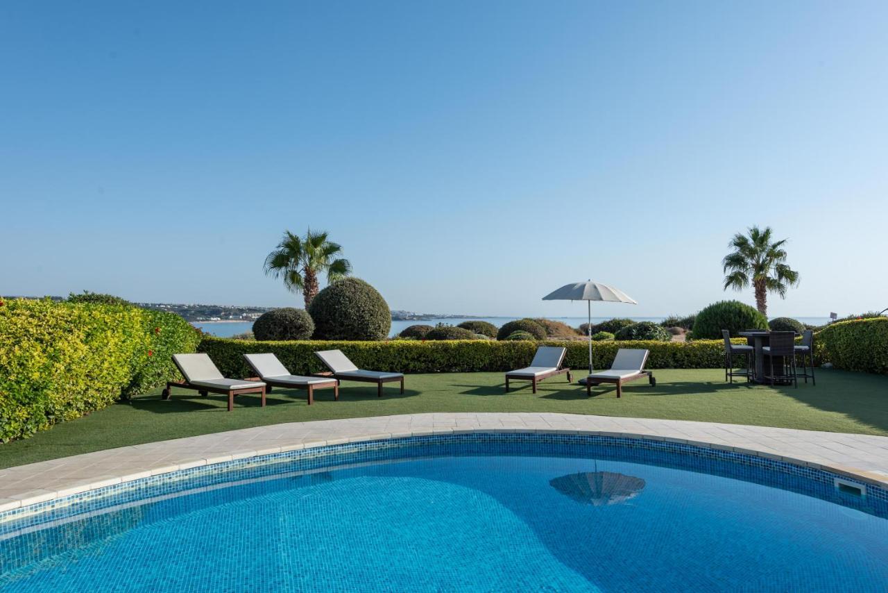 Villa Marina Sunrise By Ezoria Villas Coral Bay Buitenkant foto