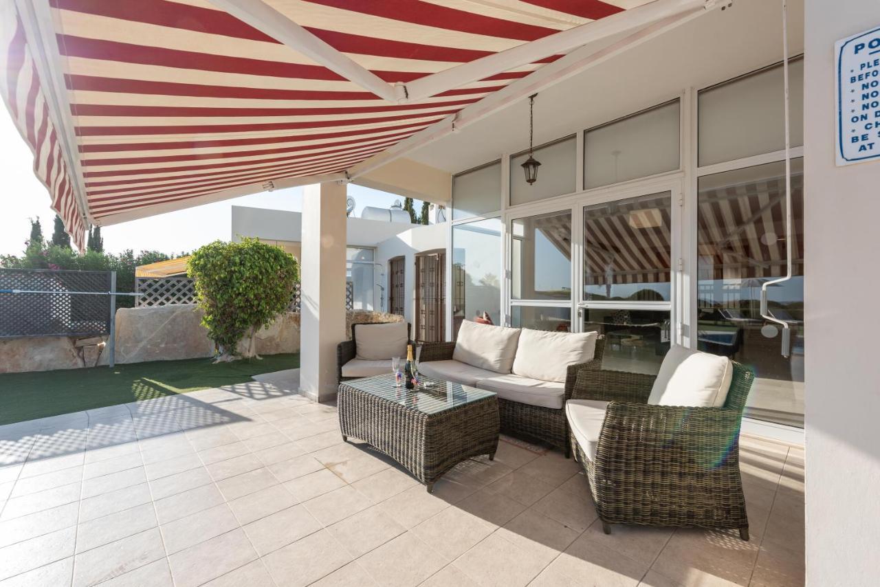 Villa Marina Sunrise By Ezoria Villas Coral Bay Buitenkant foto