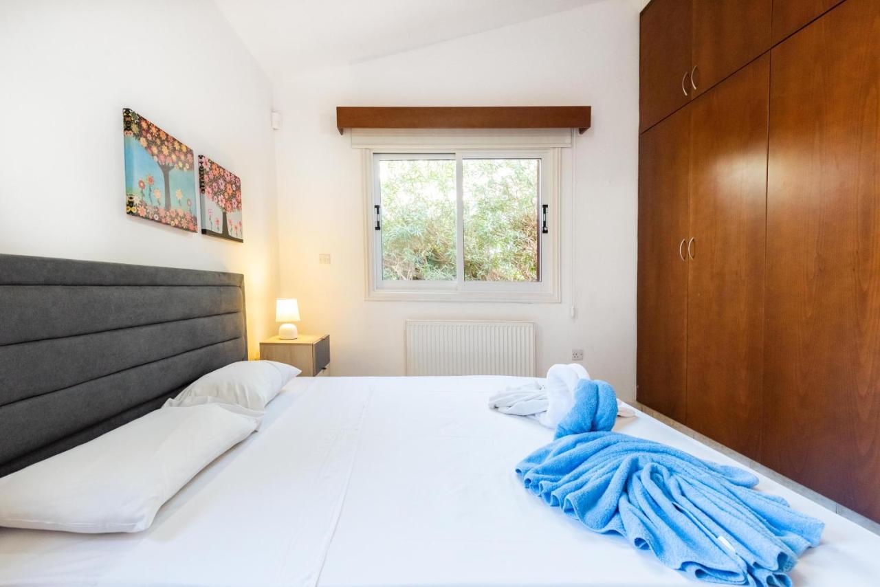Villa Marina Sunrise By Ezoria Villas Coral Bay Buitenkant foto