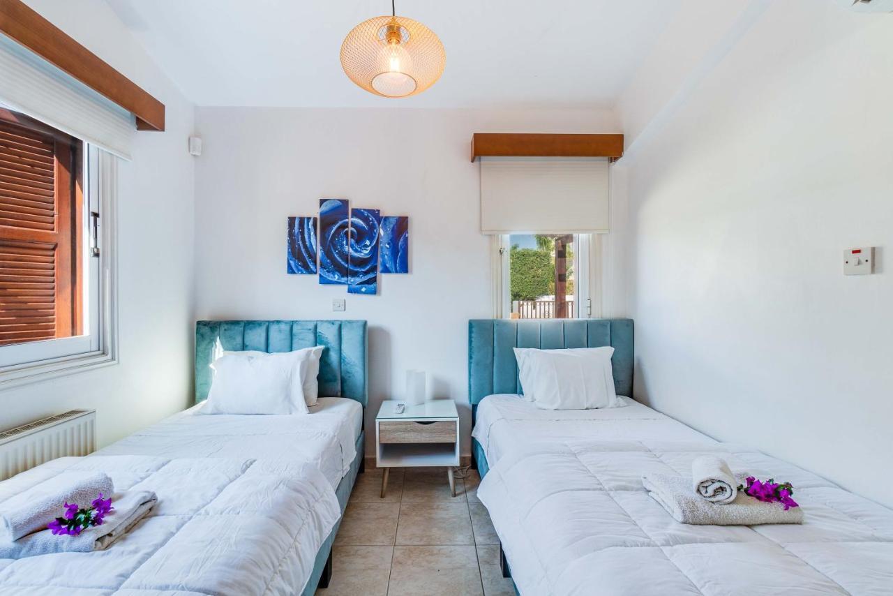 Villa Marina Sunrise By Ezoria Villas Coral Bay Buitenkant foto